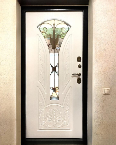 Дверь с фигурным стеклом