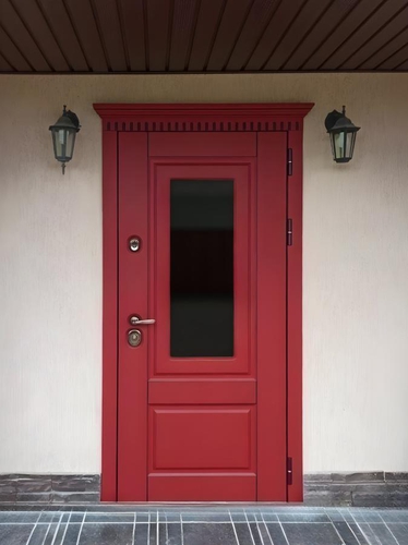 Дверь со стеклом и карнизом