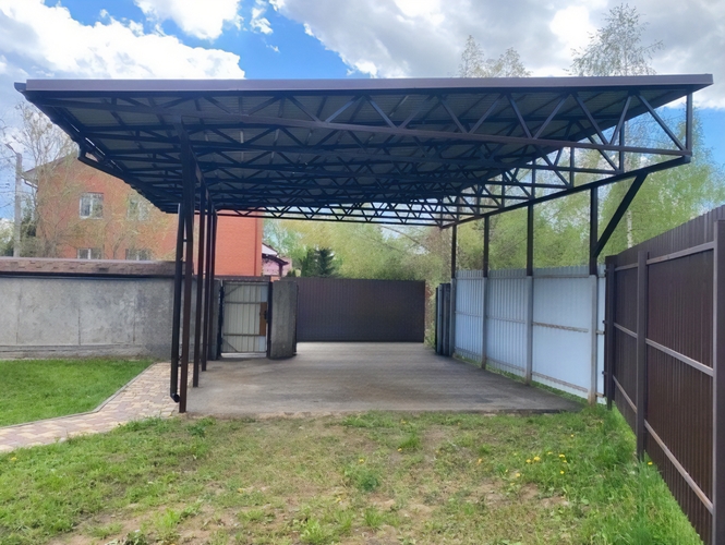 Автонавес односкатный с крышей из профлиста