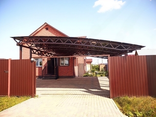 Навес полуарочный из поликарбоната для нескольких авто